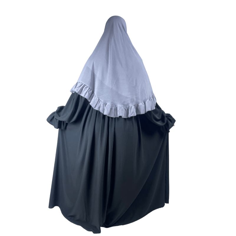 موديل نور الملكي